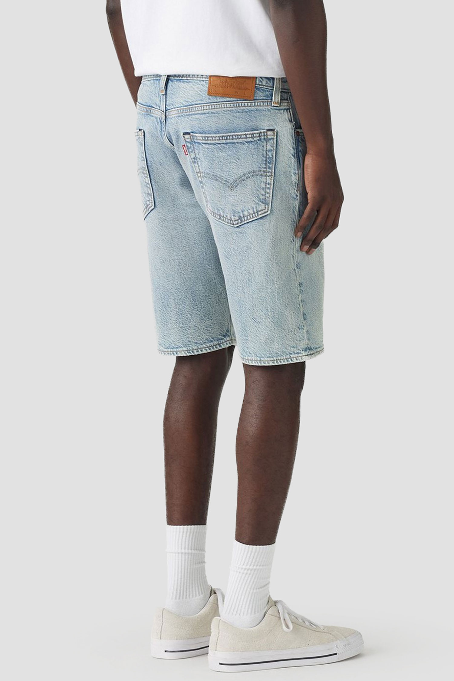 LEVI'S - 405 STANDARD DENIM SHORTS - Image 2